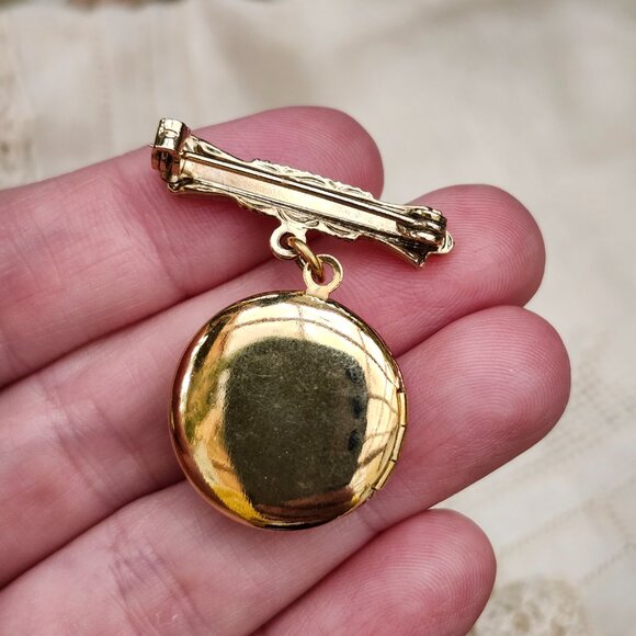 Vintage Victorian Style Locket Brooch with Rhinestone Pinwheel Design - Picture 4 of 6